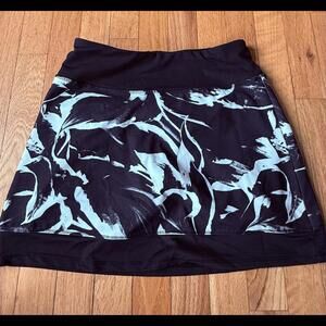Women's DSG Golf Skort XS Black and White